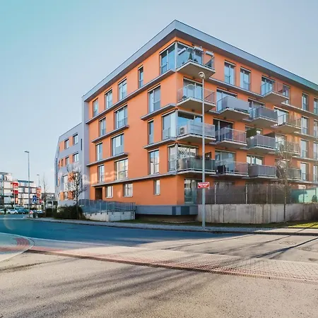Blueground Zizkov Furnished Park Prg-42 Apartment