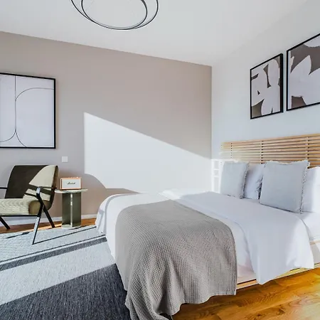 Blueground Zizkov Furnished Park Prg-42 براغ