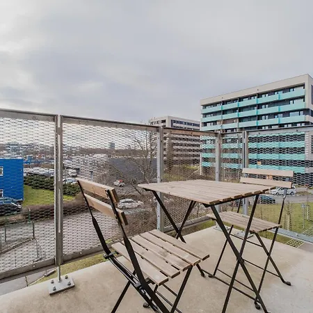 Blueground Zizkov Furnished Park Prg-42 *
