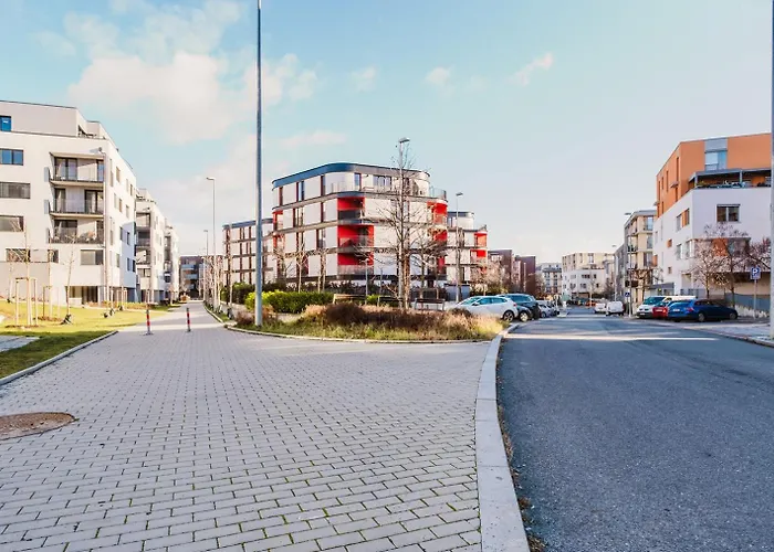 Blueground Zizkov Furnished Park Prg-42 プラハ