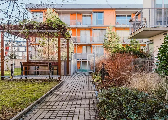 Blueground Zizkov Furnished Park Prg-42 * プラハ